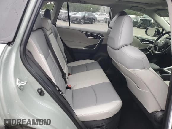 ✅ 2022 Toyota RAV4 Hybrid XLE Premium • VIN: JTMB6RFV7ND061778 • Lot: 90081385. Wystawiony na Copart z przebiegiem 22 973 mil. Bezpłatny archiwum sprzedaży aukcyjnych z USA i szczegółowy raport historii pojazdu na DreamBid. Zdjęcie 11.