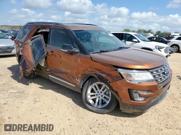 ✅ 2017 Ford Explorer XLT • VIN: 1FM5K7DH4HGD98501 • Lot: 62867825. Wystawiony na Copart z przebiegiem 141 062 mil. Bezpłatny archiwum sprzedaży aukcyjnych z USA i szczegółowy raport historii pojazdu na DreamBid. Zdjęcie 4.