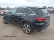 ✅ 2022 Mercedes-Benz GLC 300 • VIN: W1N0G8EB1NG110566 • Lot: 43125654. Wystawiony na IAAI z przebiegiem 17 445 mil. Bezpłatny archiwum sprzedaży aukcyjnych z USA i szczegółowy raport historii pojazdu na DreamBid. Zdjęcie 3.