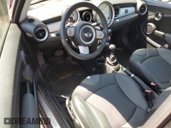 2007 MINI Hardtop with VIN WMWMF33507TT57421, listed as a Copart auction lot 56235885 with 83,085 mi miles and Clean title. Bid and sale history available at DreamBid. Image 8.