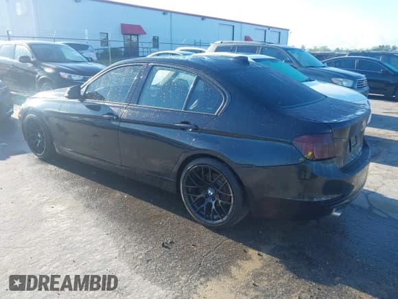 ✅ 2013 BMW 3 Series 328i • VIN: WBA3C1C50DF435473 • Lot: 41981570. Listed on IAAI with 135,227 mi. Free auction sales archive from the USA and detailed vehicle history report at DreamBid. Image 3.
