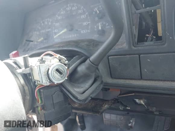 1998 Chevrolet Silverado 2500 с VIN 1GCGK29R3WE240161, выставлен на аукционе IAAI как лот 41756717 с пробегом 302 739 миль миль и . История ставок и продаж доступна на DreamBid. Изображение 6.