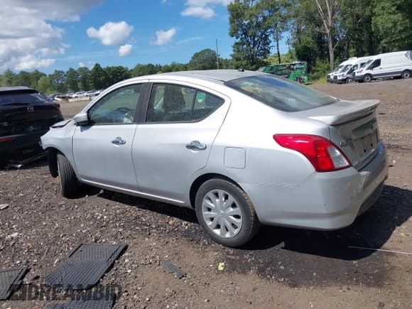 ✅ 2016 Nissan Versa S Plus • VIN: 3N1CN7AP2GL878385 • Lot: 43113758. Wystawiony na IAAI z przebiegiem 76 914 mil. Bezpłatny archiwum sprzedaży aukcyjnych z USA i szczegółowy raport historii pojazdu na DreamBid. Zdjęcie 15.
