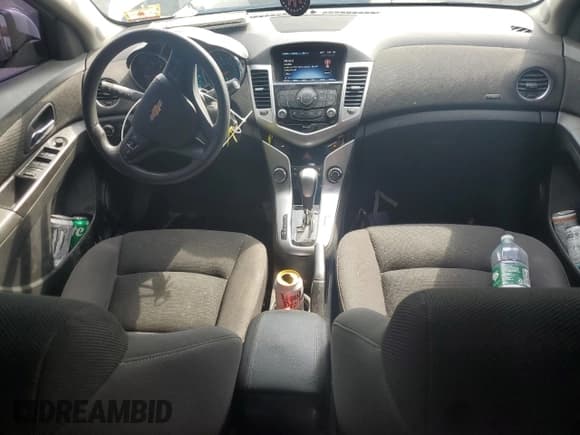 ✅ 2016 Chevrolet Cruze LT • VIN: 1G1PE5SB5G7145539 • Lot: 65159735. Wystawiony na Copart z przebiegiem 146 077 mil. Bezpłatny archiwum sprzedaży aukcyjnych z USA i szczegółowy raport historii pojazdu na DreamBid. Zdjęcie 8.