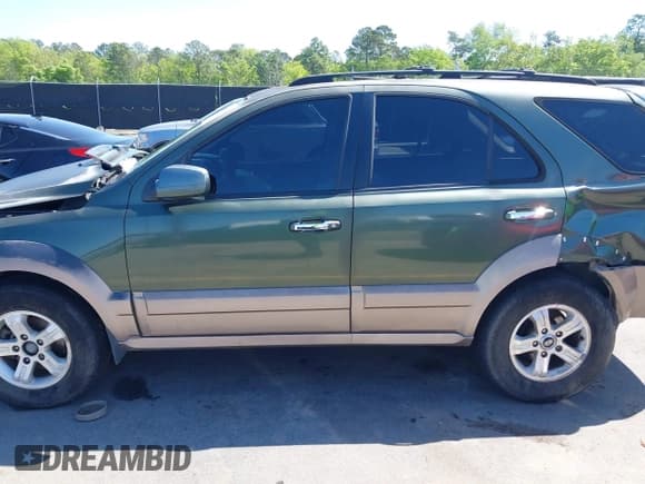 ✅ 2005 Kia Sorento LX • VIN: KNDJD733555356316 • Лот: 41961497. Опубликован ранее на IAAI с пробегом 199 835 миль. Бесплатный доступ к архиву аукционных продаж из США и подробный отчёт об истории автомобиля на DreamBid. Изображение 14.