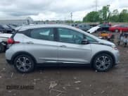 ✅ 2017 Chevrolet Bolt EV Premier • VIN: 1G1FX6S02H4181475 • Lot: 42233844. Wystawiony na IAAI z przebiegiem 35 758 mil. Bezpłatny archiwum sprzedaży aukcyjnych z USA i szczegółowy raport historii pojazdu na DreamBid. Zdjęcie 13.