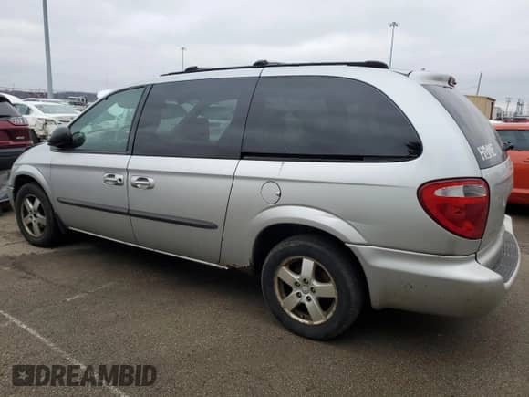 2003 Dodge Caravan SXT с VIN 2D8GP44L43R326840, выставлен на аукционе Copart как лот 43780625 с пробегом 230 803 миль миль и Списание • Salvage title. История ставок и продаж доступна на DreamBid. Изображение 2.