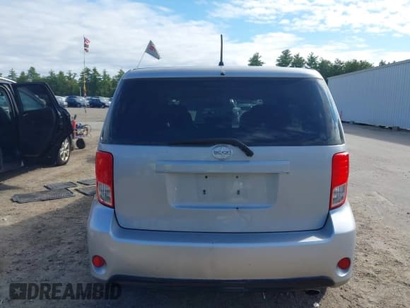 ✅ 2013 Scion xB • VIN: JTLZE4FE4DJ037396 • Lot: 43190561. Wystawiony na IAAI z przebiegiem 165 231 mil. Bezpłatny archiwum sprzedaży aukcyjnych z USA i szczegółowy raport historii pojazdu na DreamBid. Zdjęcie 16.