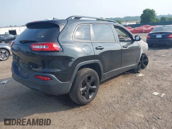 ✅ 2016 Jeep Cherokee Limited • VIN: 1C4PJMDB2GW348789 • Lot: 42417564. Wystawiony na IAAI z przebiegiem Nie podano. Bezpłatny archiwum sprzedaży aukcyjnych z USA i szczegółowy raport historii pojazdu na DreamBid. Zdjęcie 4.