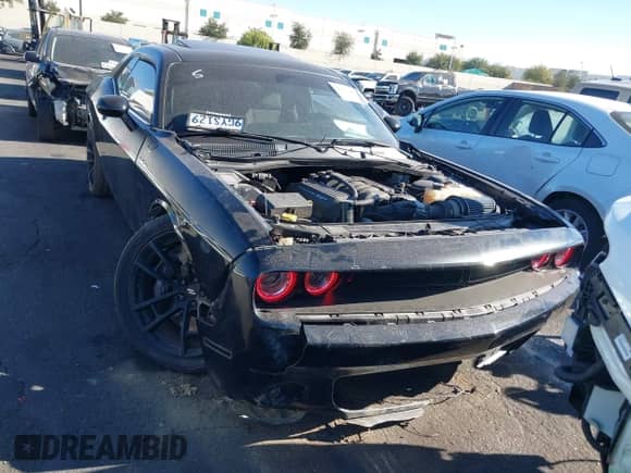 2018 Dodge Challenger T/A 392 with VIN 2C3CDZFJ1JH154627, listed as a IAAI auction lot 41212864 with 61,453 mi miles and . Bid and sale history available at DreamBid. Image 12.