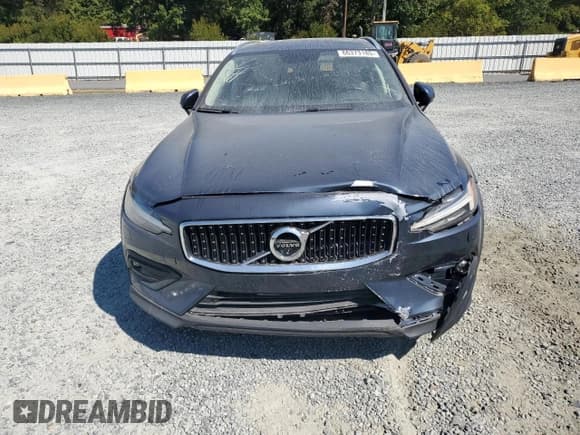 ✅ 2022 Volvo V60 • VIN: YV4102WK0N2091854 • Lot: 66373185. Wystawiony na Copart z przebiegiem 23 962 mil. Bezpłatny archiwum sprzedaży aukcyjnych z USA i szczegółowy raport historii pojazdu na DreamBid. Zdjęcie 5.