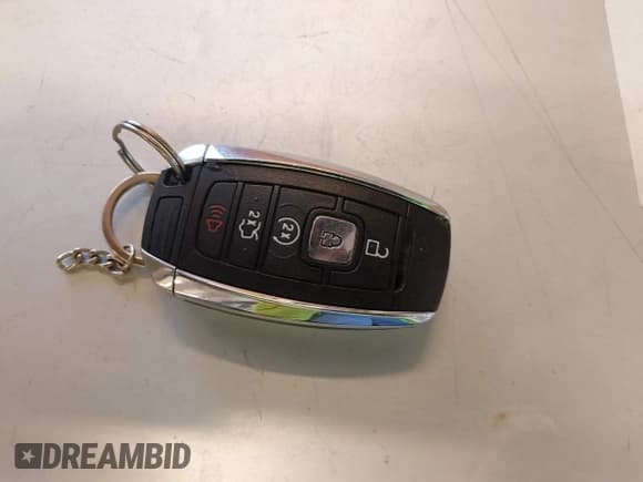 ✅ 2018 Lincoln MKZ Select • VIN: 3LN6L5C9XJR628606 • Lot: 41688892. Wystawiony na IAAI z przebiegiem 76 612 mil. Bezpłatny archiwum sprzedaży aukcyjnych z USA i szczegółowy raport historii pojazdu na DreamBid. Zdjęcie 11.