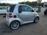 ✅ 2009 Smart fortwo Pure • VIN: WMEEJ31X49K251526 • Lot: 61791605. Wystawiony na Copart z przebiegiem 133 650 mil. Bezpłatny archiwum sprzedaży aukcyjnych z USA i szczegółowy raport historii pojazdu na DreamBid. Zdjęcie 3.