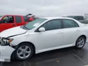 ✅ 2012 Toyota Corolla LE • VIN: 2T1BU4EE5CC792374 • Lot: 43571743. Wystawiony na IAAI z przebiegiem 247 263 mil. Bezpłatny archiwum sprzedaży aukcyjnych z USA i szczegółowy raport historii pojazdu na DreamBid. Zdjęcie 14.
