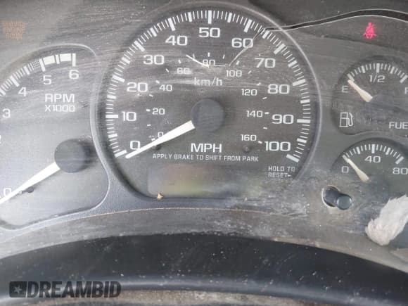 ✅ 2001 Chevrolet Silverado 2500HD LS • VIN: 1GCHC23GX1F202504 • Lot: 42361816. Wystawiony na IAAI z przebiegiem Nie podano. Bezpłatny archiwum sprzedaży aukcyjnych z USA i szczegółowy raport historii pojazdu na DreamBid. Zdjęcie 7.