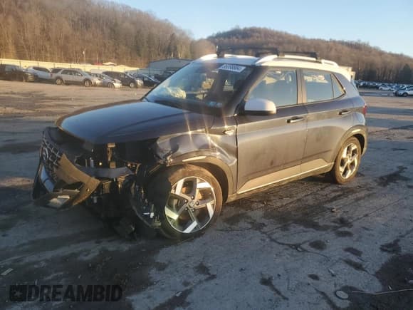 ✅ 2021 Hyundai Venue Denim • VIN: KMHRC8A30MU120607 • Lot: 86898884. Listed on Copart with 28,681 mi. Free auction sales archive from the USA and detailed vehicle history report at DreamBid. Image 1.