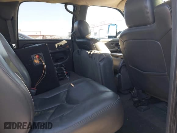 ✅ 2005 Chevrolet Silverado 2500HD LS • VIN: 1GCHK23265F915459 • Lot: 41829485. Wystawiony na IAAI z przebiegiem 109 464 mil. Bezpłatny archiwum sprzedaży aukcyjnych z USA i szczegółowy raport historii pojazdu na DreamBid. Zdjęcie 8.