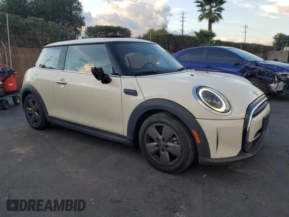 ✅ 2023 MINI Hardtop Cooper • VIN: WMW33DH08P2S91942 • Lot: 93916065. Listed on Copart with 21,027 mi. Free auction sales archive from the USA and detailed vehicle history report at DreamBid. Image 4.