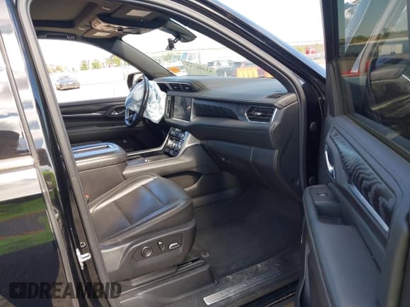 ✅ 2021 GMC Yukon XL Denali • VIN: 1GKS2JKLXMR134567 • Lot: 43399743. Listed on IAAI with Not provided. Free auction sales archive from the USA and detailed vehicle history report at DreamBid. Image 5.