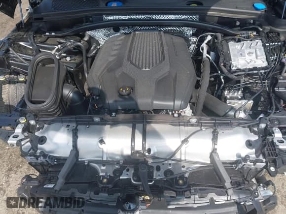 ✅ 2025 Porsche Macan • VIN: WP1AA2A52SLB05856 • Lot: 42413898. Listed on IAAI with 5,721 mi. Free auction sales archive from the USA and detailed vehicle history report at DreamBid. Image 10.