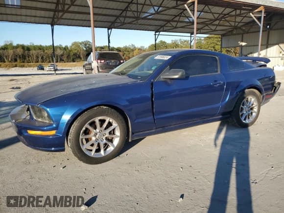 ✅ 2006 Ford Mustang GT Deluxe • VIN: 1ZVFT82H865238822 • Lot: 81996824. Listed on Copart with 201,826 mi. Free auction sales archive from the USA and detailed vehicle history report at DreamBid. Image 1.