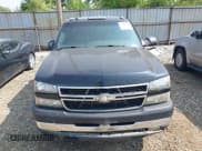 ✅ 2005 Chevrolet Silverado 2500HD LS • VIN: 1GCHK232X5F966561 • Lot: 42402828. Wystawiony na IAAI z przebiegiem 207 618 mil. Bezpłatny archiwum sprzedaży aukcyjnych z USA i szczegółowy raport historii pojazdu na DreamBid. Zdjęcie 12.