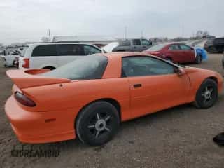 1994 Chevrolet Camaro z VIN 2G1FP22S4R2141769, wystawiony jako Copart lot #44963755 z przebiegiem 123 011 mil mil oraz Czysty tytuł • Clean title. Historia ofert i sprzedaży dostępna na DreamBid. Obrazek 3.