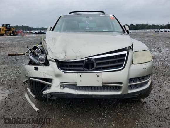 ✅ 2004 Volkswagen Touareg • VIN: WVGBC67L24D032106 • Lot: 81946545. Listed on Copart with 193,739 mi. Free auction sales archive from the USA and detailed vehicle history report at DreamBid. Image 5.