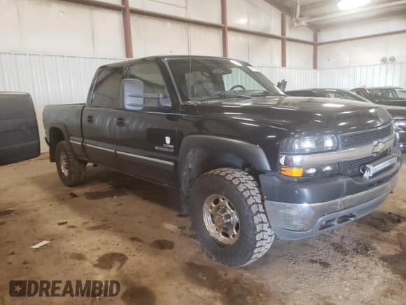 ✅ 2001 Chevrolet Silverado 2500HD • VIN: 1GCHK23121F152745 • Lot: 86510024. Wystawiony na Copart z przebiegiem 329 150 mil. Bezpłatny archiwum sprzedaży aukcyjnych z USA i szczegółowy raport historii pojazdu na DreamBid. Zdjęcie 4.