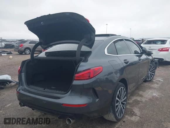 ✅ 2021 BMW 2 Series 228i • VIN: WBA53AK06M7H52167 • Lot: 41614382. Wystawiony na IAAI z przebiegiem 59 646 mil. Bezpłatny archiwum sprzedaży aukcyjnych z USA i szczegółowy raport historii pojazdu na DreamBid. Zdjęcie 20.