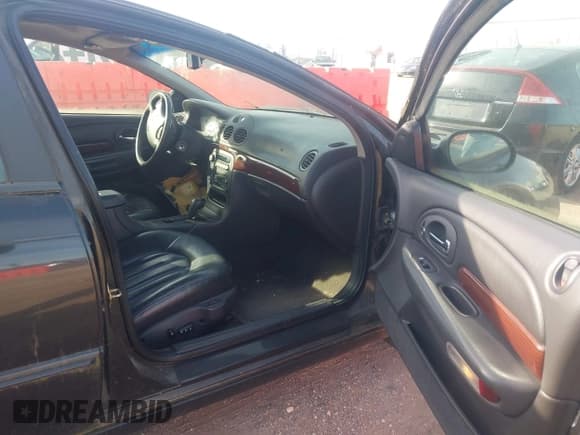 ✅ 1999 Chrysler 300M M • VIN: 2C3HE66G6XH681416 • Lot: 43676815. Wystawiony na IAAI z przebiegiem 111 165 mil. Bezpłatny archiwum sprzedaży aukcyjnych z USA i szczegółowy raport historii pojazdu na DreamBid. Zdjęcie 5.