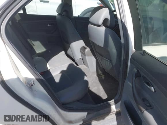 ✅ 2004 Saab 9-3 Linear • VIN: YS3FB49S141041049 • Lot: 41840769. Wystawiony na IAAI z przebiegiem 81 321 mil. Bezpłatny archiwum sprzedaży aukcyjnych z USA i szczegółowy raport historii pojazdu na DreamBid. Zdjęcie 8.