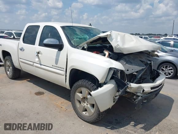 ✅ 2011 Chevrolet Silverado 1500 LTZ • VIN: 3GCPKTE33BG175970 • Lot: 43252945. Wystawiony na IAAI z przebiegiem 243 325 mil. Bezpłatny archiwum sprzedaży aukcyjnych z USA i szczegółowy raport historii pojazdu na DreamBid. Zdjęcie 1.