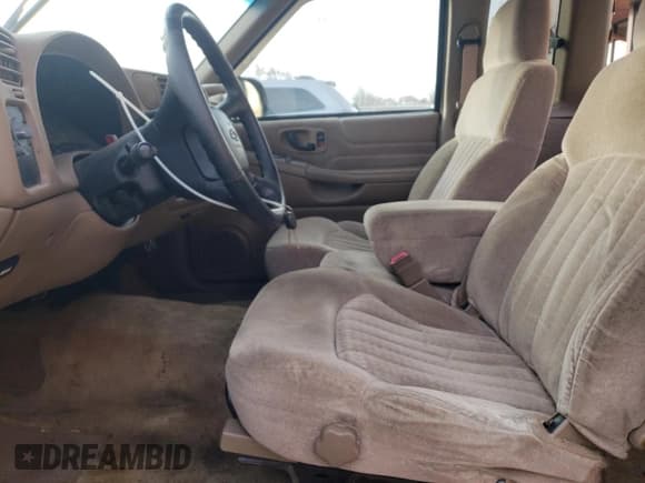 ✅ 2002 Chevrolet S-10 LS • VIN: 1GCCS19W228114462 • Лот: 80501824. Опубликован ранее на Copart с пробегом 213 789 миль. Бесплатный доступ к архиву аукционных продаж из США и подробный отчёт об истории автомобиля на DreamBid. Изображение 7.