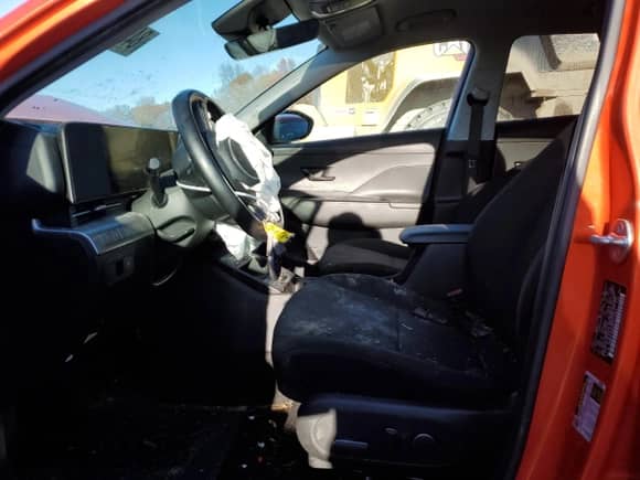 2024 Hyundai Kona SEL with VIN KM8HC3AB9RU070464, listed as a Copart auction lot 84552484 with 17,660 mi miles and Salvage title. Bid and sale history available at DreamBid. Image 7.