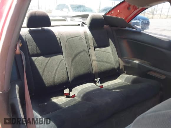 ✅ 2004 Honda Civic LX • VIN: 1HGEM21524L028355 • Lot: 42245585. Wystawiony na IAAI z przebiegiem Nie podano. Bezpłatny archiwum sprzedaży aukcyjnych z USA i szczegółowy raport historii pojazdu na DreamBid. Zdjęcie 8.