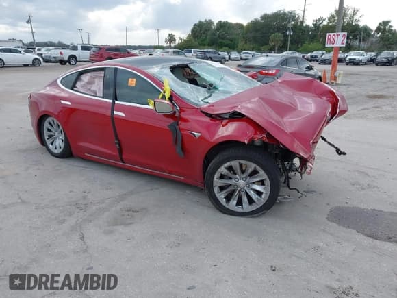 ✅ 2019 Tesla Model S 75D • VIN: 5YJSA1E21KF304075 • Лот: 41193021. Опубликован ранее на IAAI с пробегом 88 432 миль. Бесплатный доступ к архиву аукционных продаж из США и подробный отчёт об истории автомобиля на DreamBid. Изображение 1.
