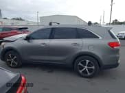 ✅ 2017 Kia Sorento EX • VIN: 5XYPH4A56HG233136 • Lot: 43586055. Listed on IAAI with 170,981 mi. Free auction sales archive from the USA and detailed vehicle history report at DreamBid. Image 14.