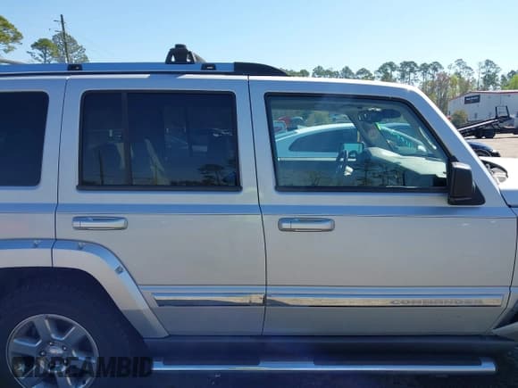 ✅ 2006 Jeep Commander Limited • VIN: 1J8HH58256C286460 • Lot: 41784696. Listed on IAAI with 72,889 mi. Free auction sales archive from the USA and detailed vehicle history report at DreamBid. Image 13.