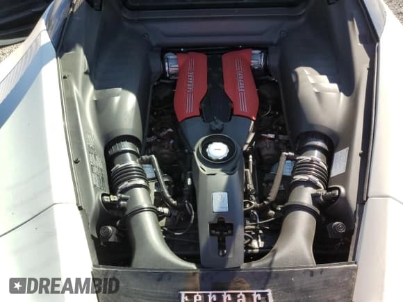 ✅ 2018 Ferrari 488 • VIN: ZFF79ALA5J0232045 • Lot: 69417283. Wystawiony na Copart z przebiegiem 26 053 mil. Bezpłatny archiwum sprzedaży aukcyjnych z USA i szczegółowy raport historii pojazdu na DreamBid. Zdjęcie 12.