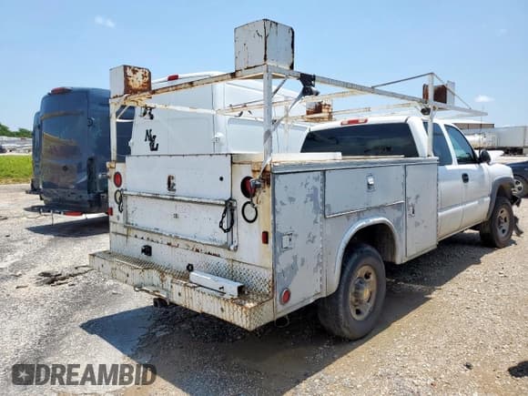 ✅ 2003 Chevrolet Silverado 2500HD LS • VIN: 1GCHC29UX3E196435 • Lot: 60492845. Listed on Copart with Not provided. Free auction sales archive from the USA and detailed vehicle history report at DreamBid. Image 3.