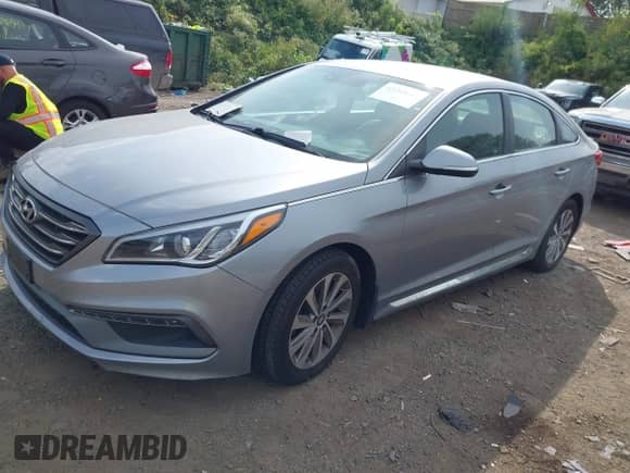 2015 Hyundai Sonata Sport z VIN 5NPE34AF2FH208612, wystawiony jako IAAI lot #43264042 z przebiegiem 129 257 mil mil oraz . Historia ofert i sprzedaży dostępna na DreamBid. Obrazek 17.