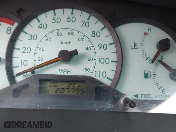 ✅ 2003 Toyota Corolla CE • VIN: JTDBR32E530031838 • Lot: 43693158. Listed on IAAI with 207,795 mi. Free auction sales archive from the USA and detailed vehicle history report at DreamBid. Image 7.