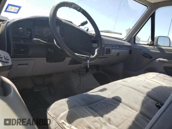 ✅ 1995 Ford F-150 • VIN: 1FTEF15H3SLA24271 • Lot: 73594834. Wystawiony na Copart z przebiegiem Nie podano. Bezpłatny archiwum sprzedaży aukcyjnych z USA i szczegółowy raport historii pojazdu na DreamBid. Zdjęcie 8.