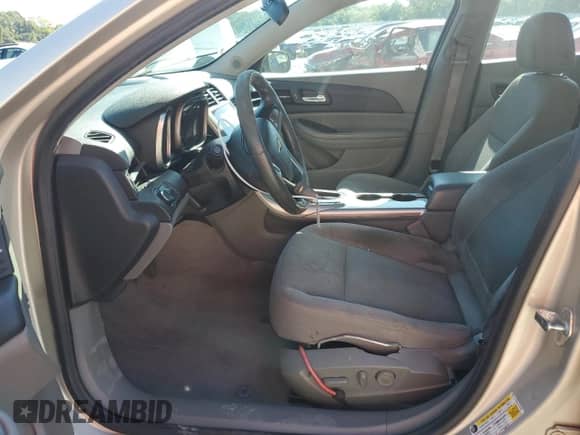 ✅ 2013 Chevrolet Malibu LS • VIN: 1G11A5SA3DF353929 • Lot: 70083295. Wystawiony na Copart z przebiegiem 164 880 mil mil. Skorzystaj z bezpłatnego archiwum sprzedaży aukcyjnych z USA i zobacz szczegółowy raport historii pojazdu na DreamBid. Zdjęcie 7.