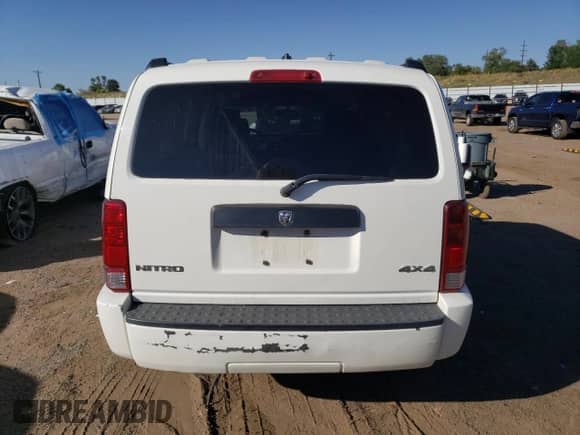 2008 Dodge Nitro SXT z VIN 1D8GU28K68W197352, wystawiony jako Copart lot #73792214 z przebiegiem 229 221 mil mil oraz Nie do naprawy • Non repairable. Historia ofert i sprzedaży dostępna na DreamBid. Obrazek 6.