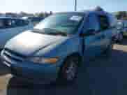 1996 Dodge Caravan SE с VIN 1B4GP44R0TB386449, выставлен на аукционе IAAI как лот 41949313 с пробегом 305 625 миль миль и . История ставок и продаж доступна на DreamBid. Изображение 2.