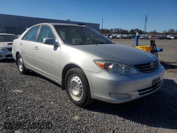 ✅ 2002 Toyota Camry LE • VIN: 4T1BE32K52U638892 • Lot: 92995305. Wystawiony na Copart z przebiegiem 114 138 mil. Bezpłatny archiwum sprzedaży aukcyjnych z USA i szczegółowy raport historii pojazdu na DreamBid. Zdjęcie 4.
