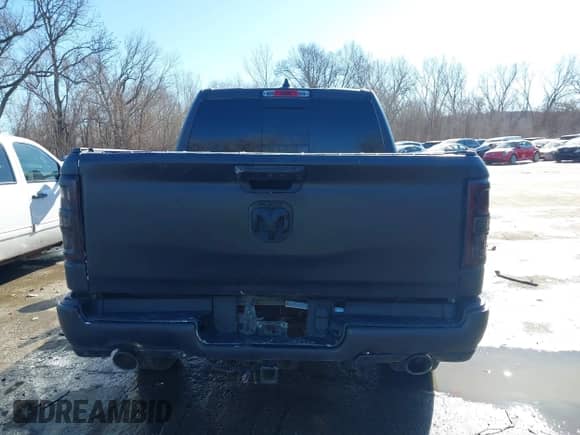 2020 Ram 1500 Big Horn z VIN 1C6SRFFT9LN102575, wystawiony jako IAAI lot #41429697 z przebiegiem 22 mil mil oraz . Historia ofert i sprzedaży dostępna na DreamBid. Obrazek 16.