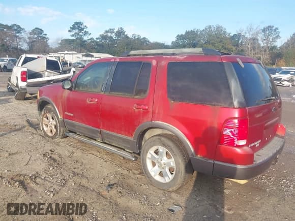 ✅ 2005 Ford Explorer XLT • VIN: 1FMZU73K45UA57055 • Lot: 43782783. Wystawiony na IAAI z przebiegiem 221 303 mil. Bezpłatny archiwum sprzedaży aukcyjnych z USA i szczegółowy raport historii pojazdu na DreamBid. Zdjęcie 3.